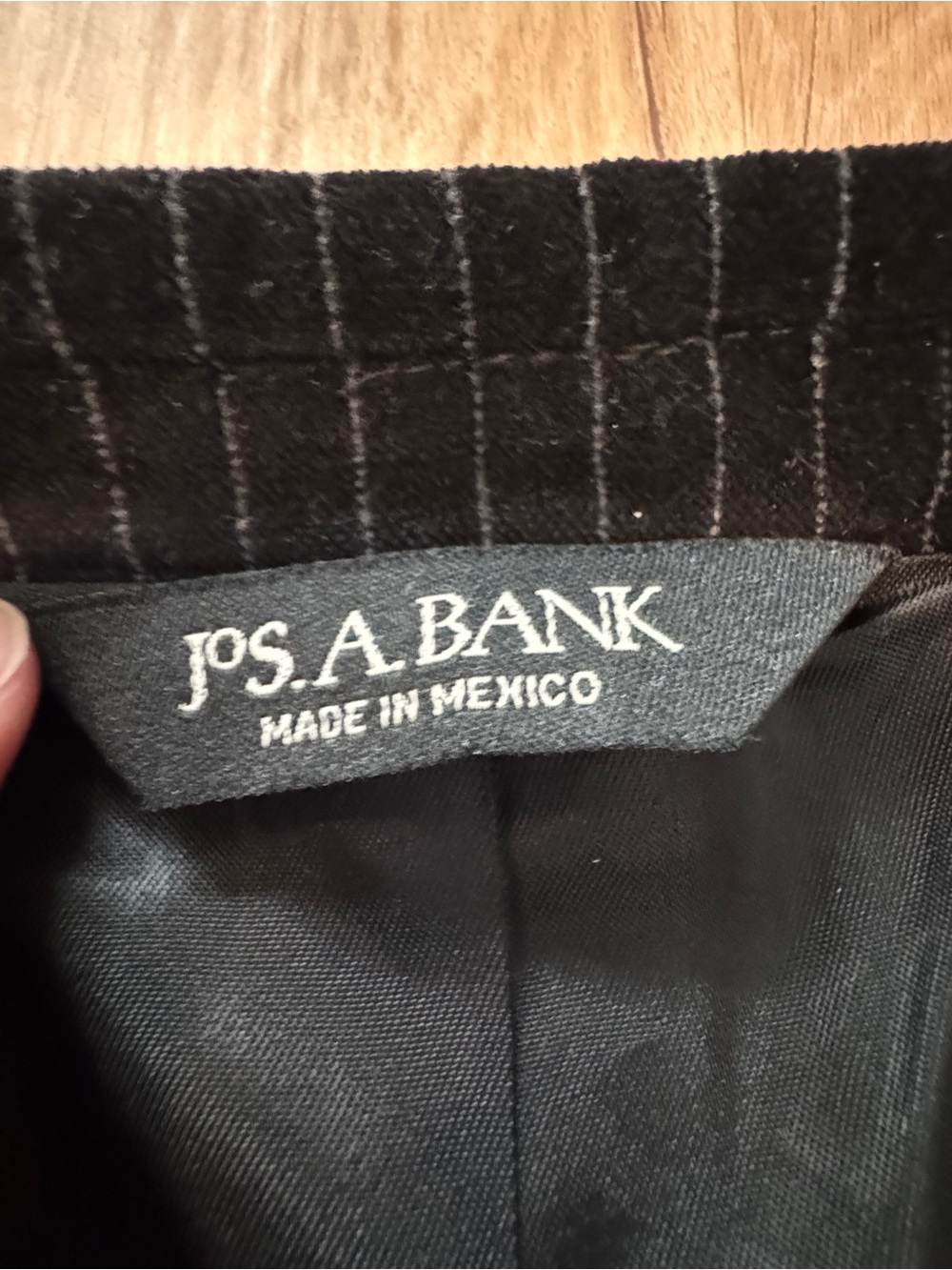 Jos. A. Bank Velvet Blazer 46R Slim Fit Sport Coat Black Pinstriped Mens - Picture 2 of 9